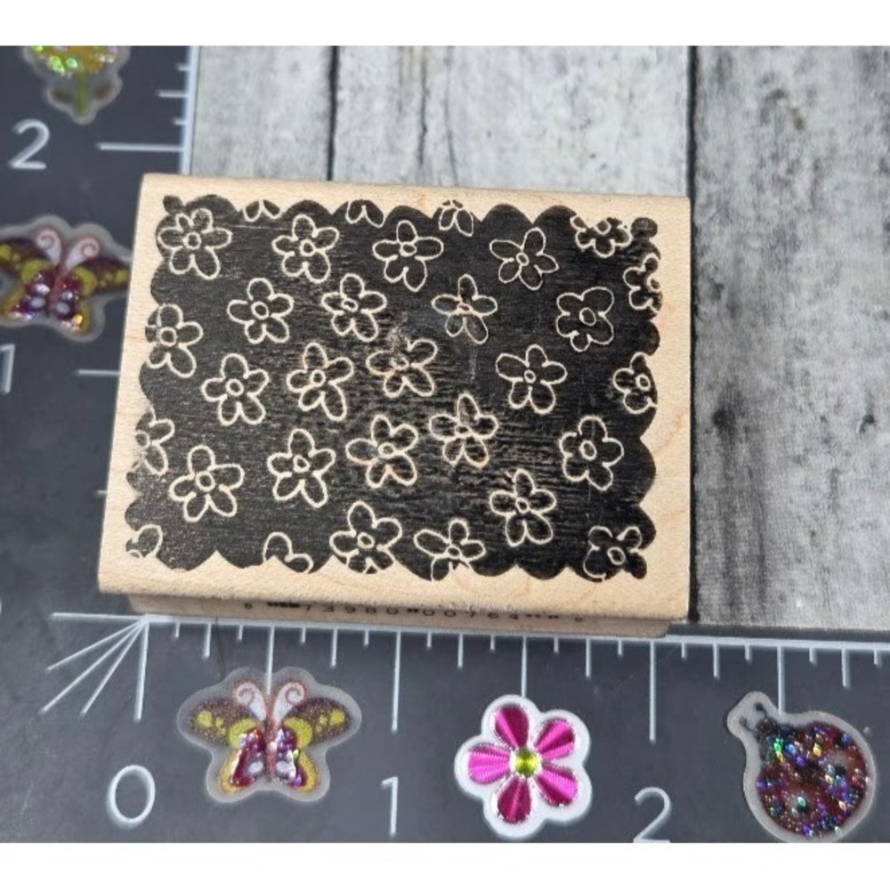 Memory Box Scalloped Flower Background Rubber Stamp Wood #P101